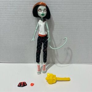 MONSTER HIGH Doll Scarah screams freaky fusion doll toy Scarah and toralei mix